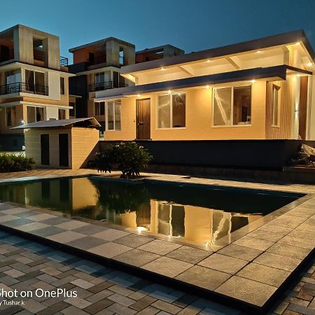 Royal Meadows Igatpuri 2Bhk Poolside Villa Exterior foto